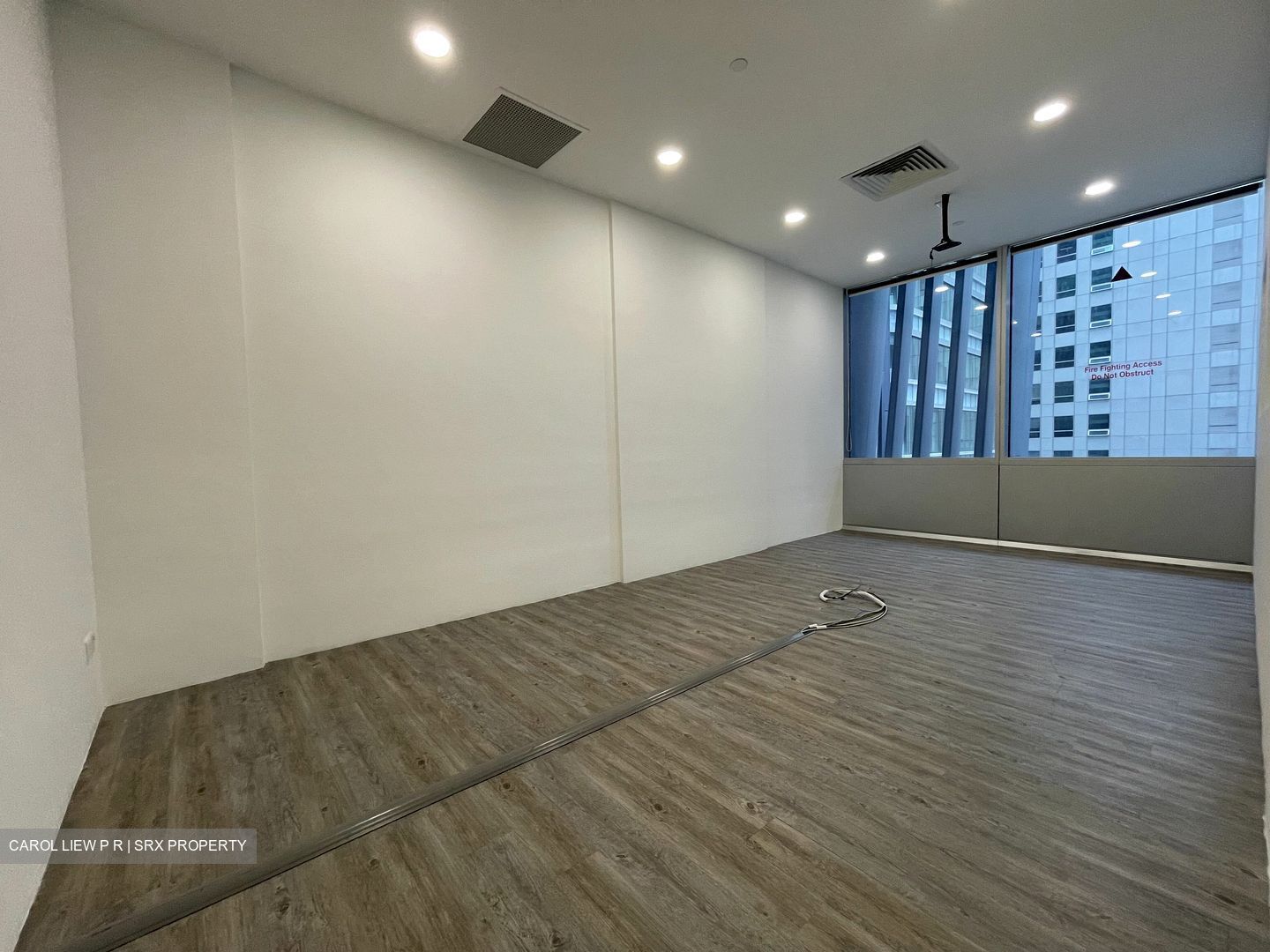 Robinson Square (D1), Office #389604021